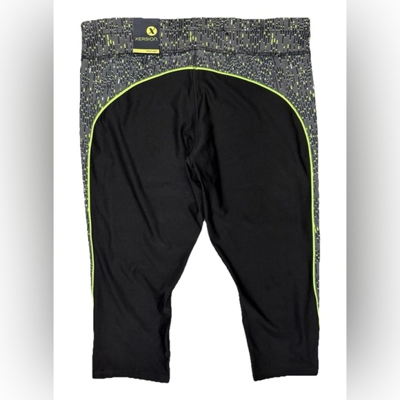 NWT Xersion Women's Black Neon Green Capri Workout Yoga Pants Size XL 36 X 20 - Picture 2 of 10